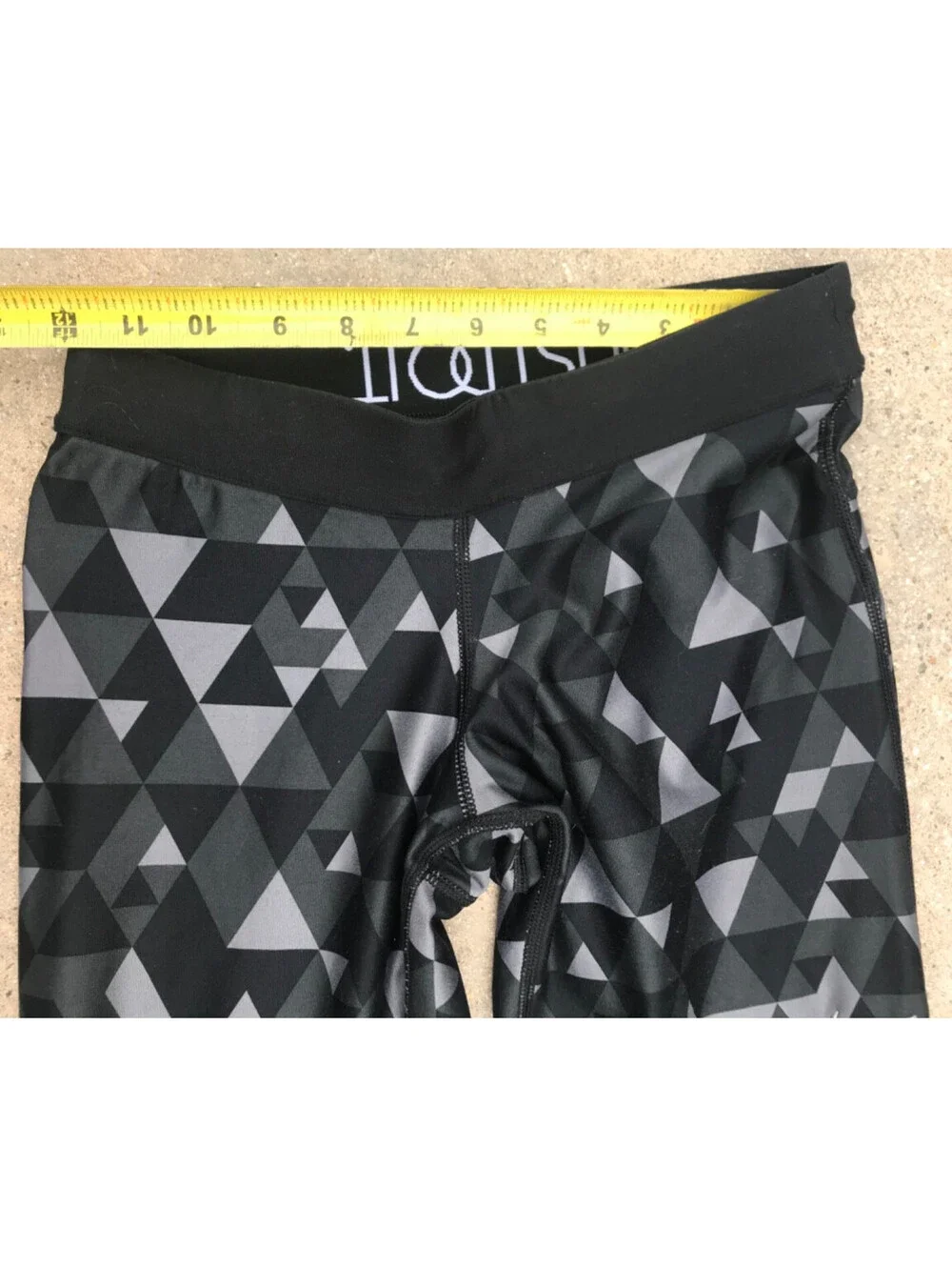 Nike Womens Running Yoga Training Capri Tights Dri-Fit Triangle Print S Grey/Blk
